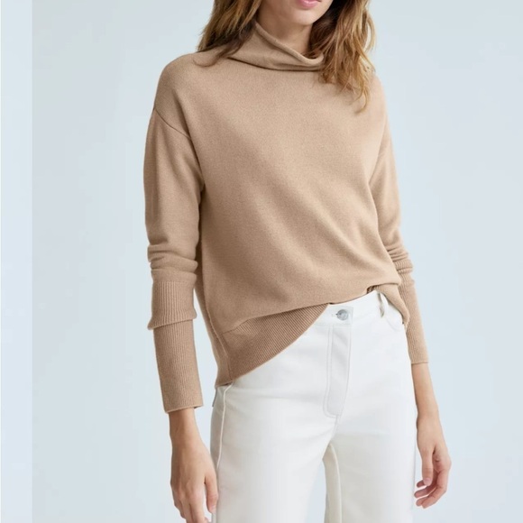 Bundle of Wilfred Cyprie Sweaters in Oxford Tan and Gray - Picture 5 of 15